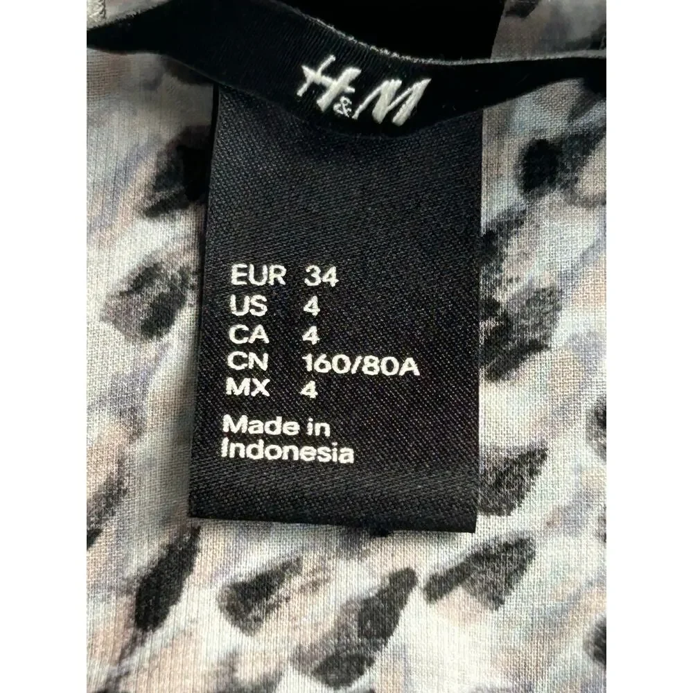 H&M Women's Sleeveless Button Front Blouse Gray Black Abstract Print Size 4 - Picture 3 of 6